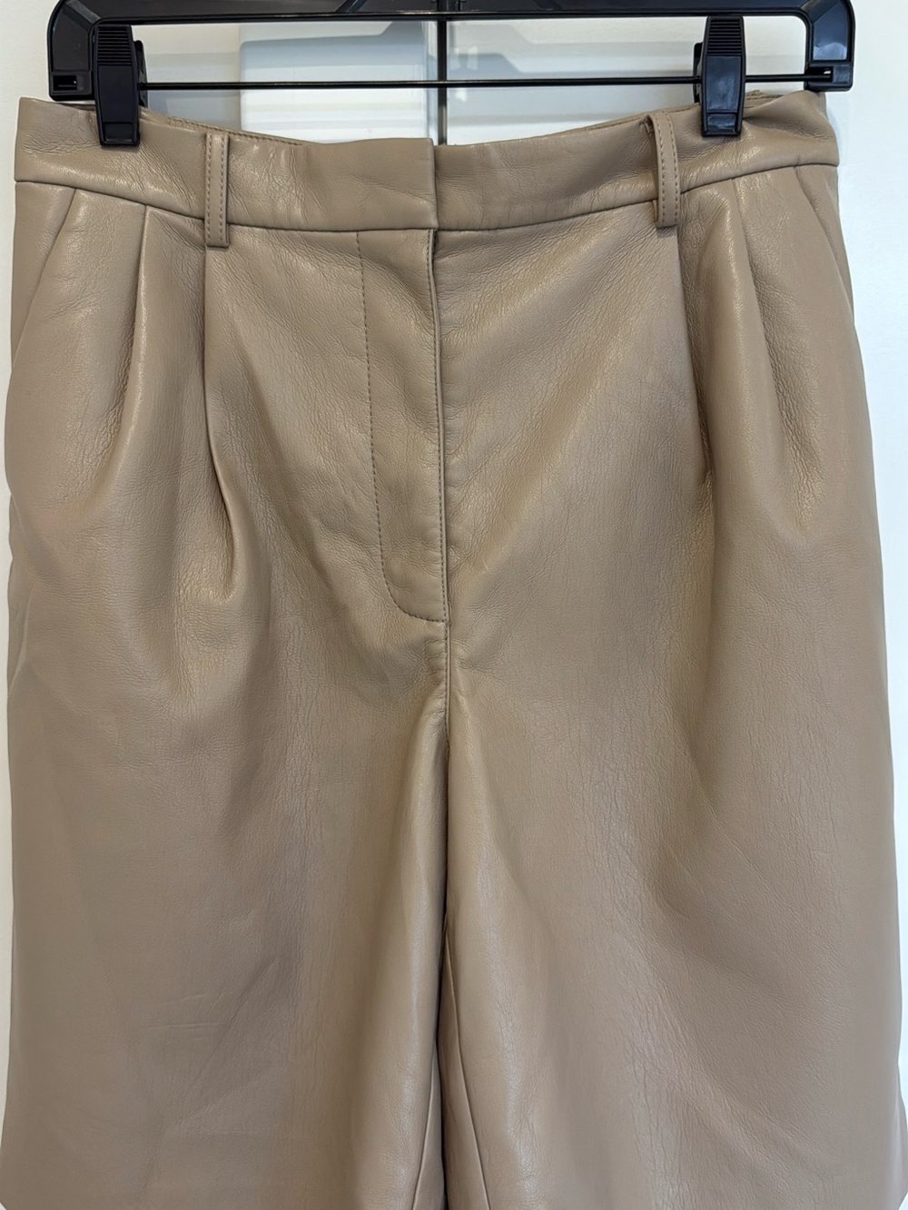 Aritzia Wilfred Limerick Vegan Leather Shorts